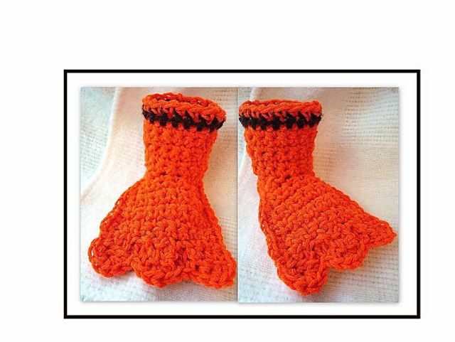 #458 HALLOWEEN Duck Feet