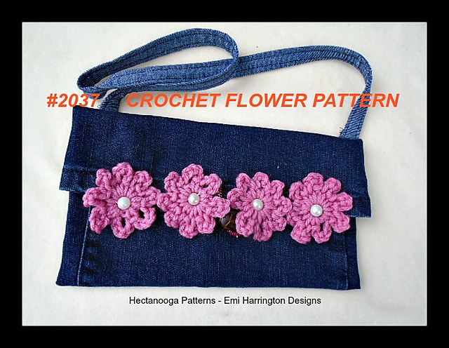 2037 - clutch flower