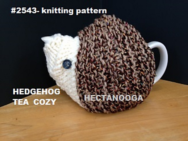 2543- HEDGEHOG TEA COZY