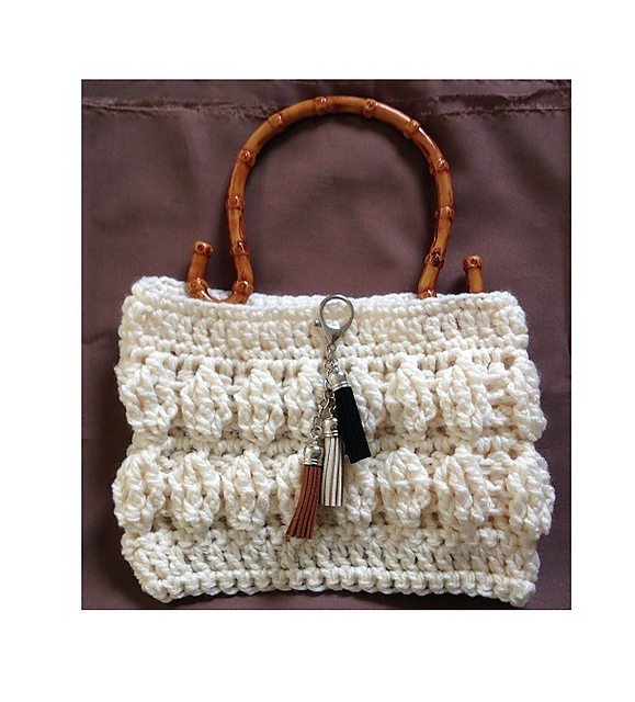 2856 - P- Raised Leaf Purse