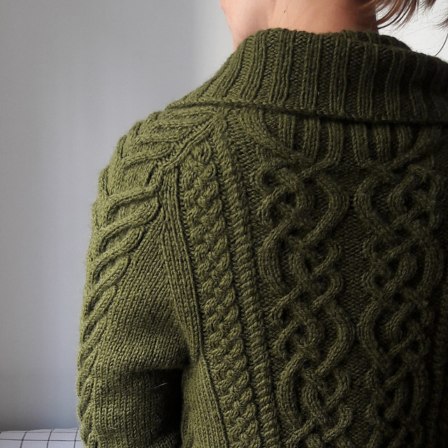 Ravelry: HegeKlaseie's SODE Cable madness cardigan testknit