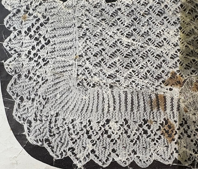 Shawl With Diamond Borders