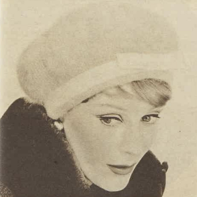 Beret knitted in mohair
