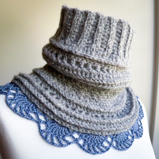 Bridgerton Cowl