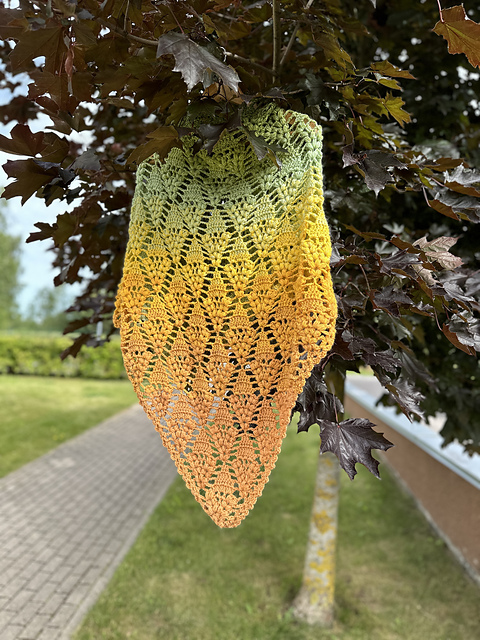 Ravelry: Diamond Tears Shawl pattern by Jelena Nemcenko