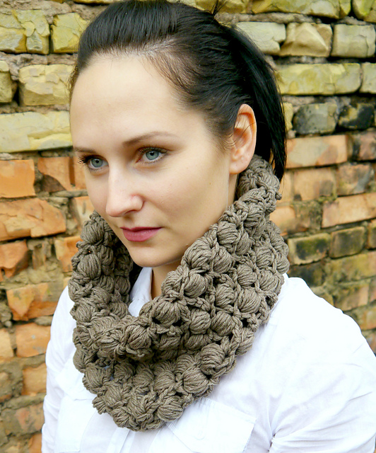 Bobble Cowl