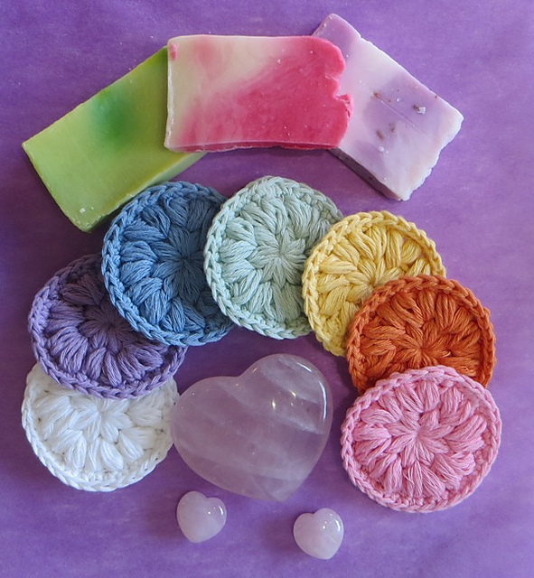 Delux Facial Scrubbie