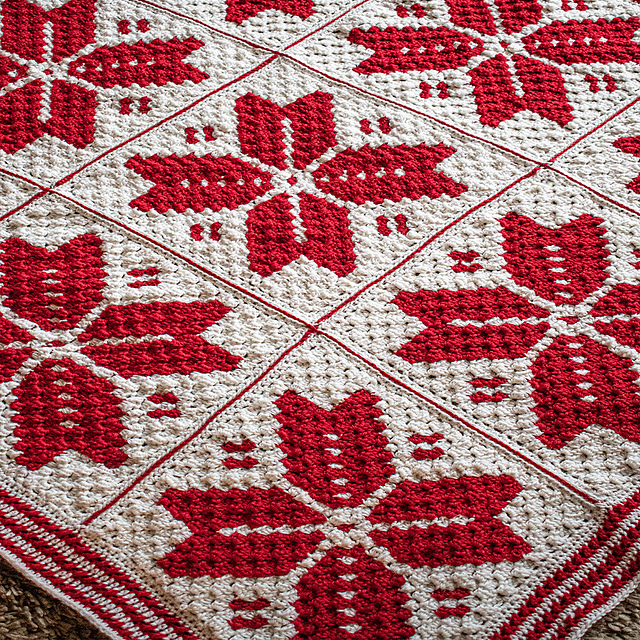 Nordic Snowflake Blanket