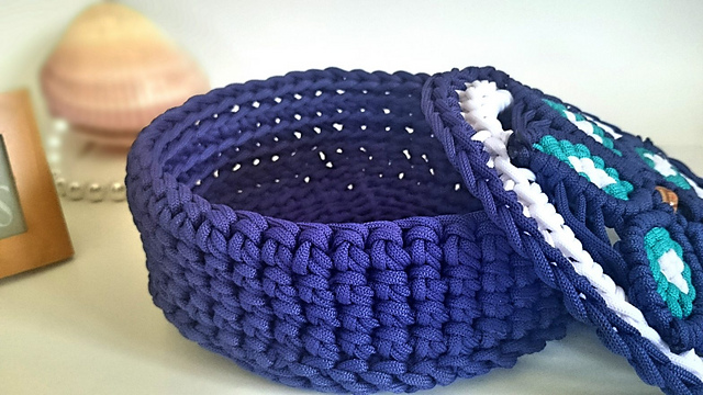 Crochet basket