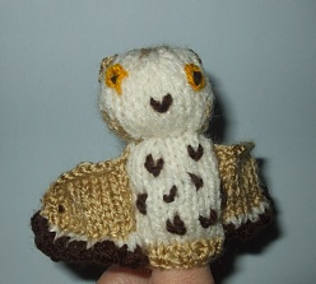 Oscar Owl Finger Puppet