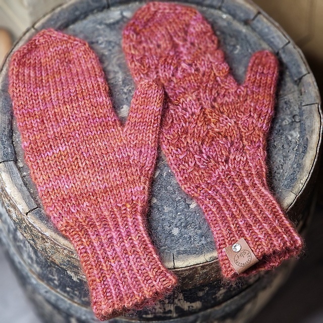 Anna Olava Mittens