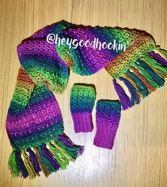 Puff n Cluster Scarf & Wristwarmers