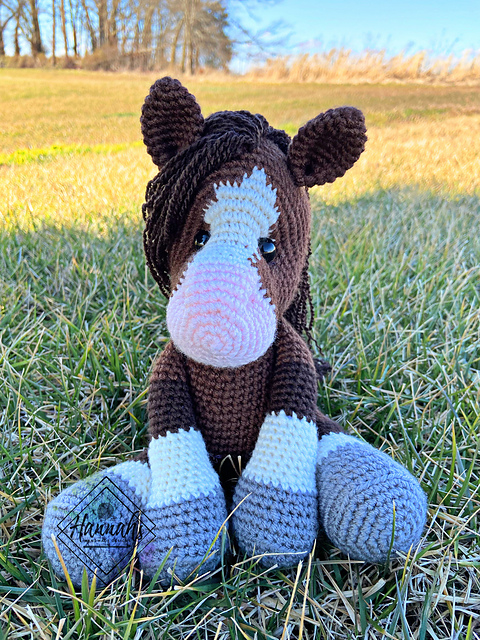 Ravelry: Indie the Horse pattern by Hannah Gerecke