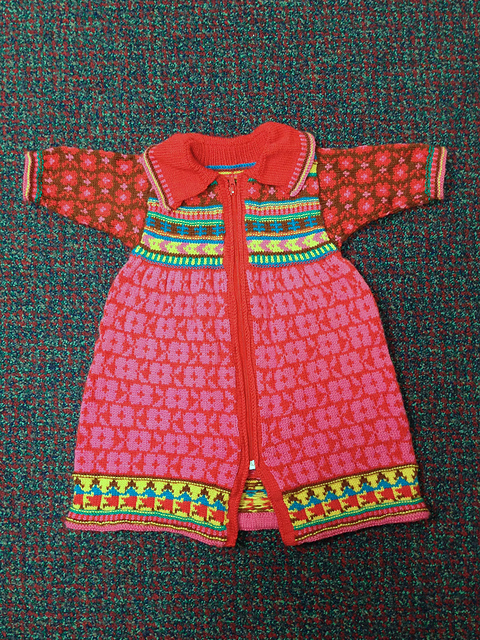 Modell Nr. 6B (Baby Wool 7206B) - Dress, Cap, and Scarf