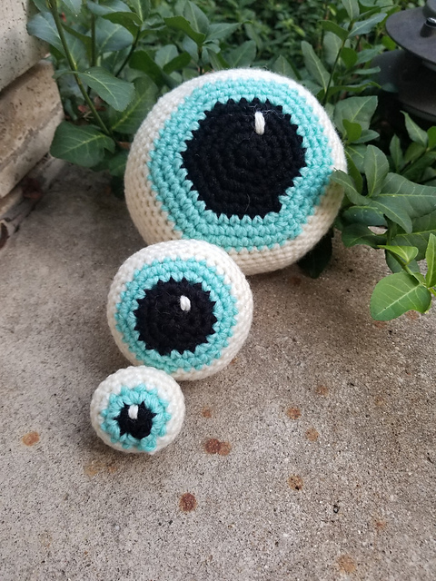 Eyeball Amigurumi
