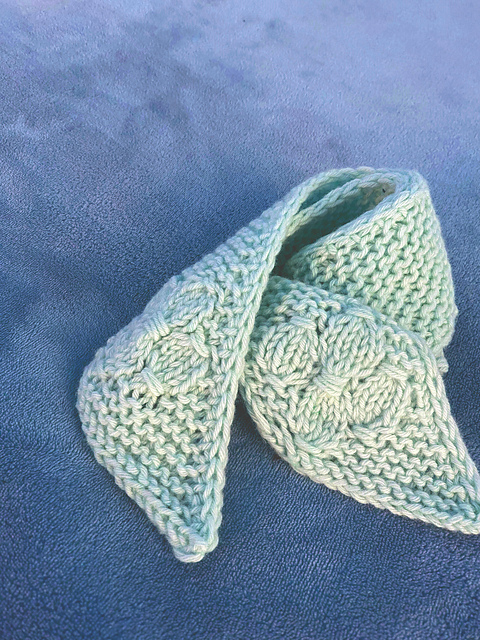 MinishawlClub #5 FlowerTie