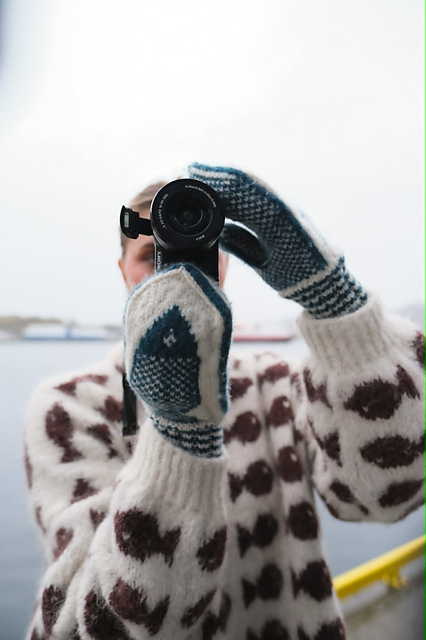 Ocean mittens