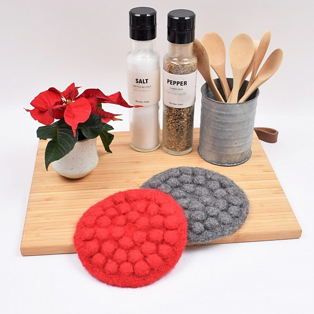 Felted Christmas Trivet with Bubbles