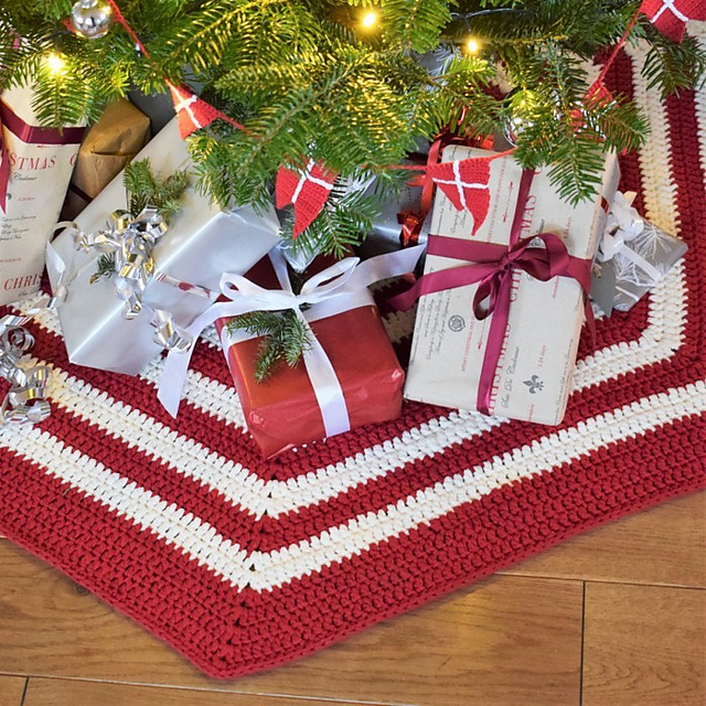 Crocheted Christmas Tree Skirt