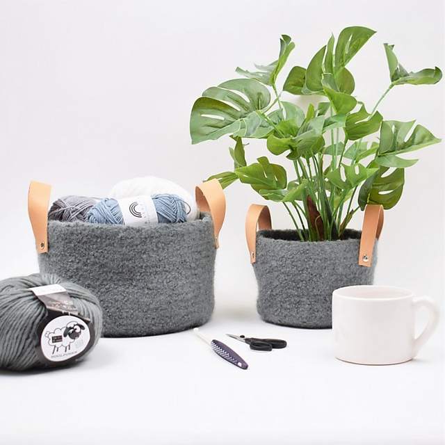Felted basket with handles