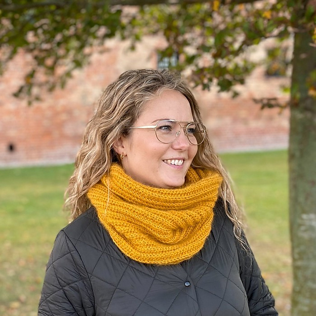 Delight tube scarf