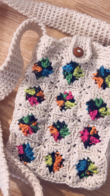 Diamond Granny Crossbody Bag
