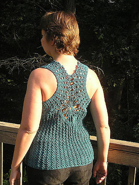 Modell 07 Top mit Häkelrücken