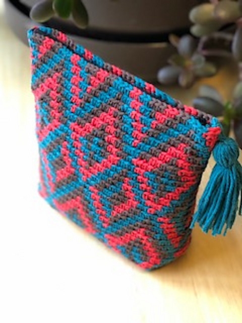 The Calla Clutch