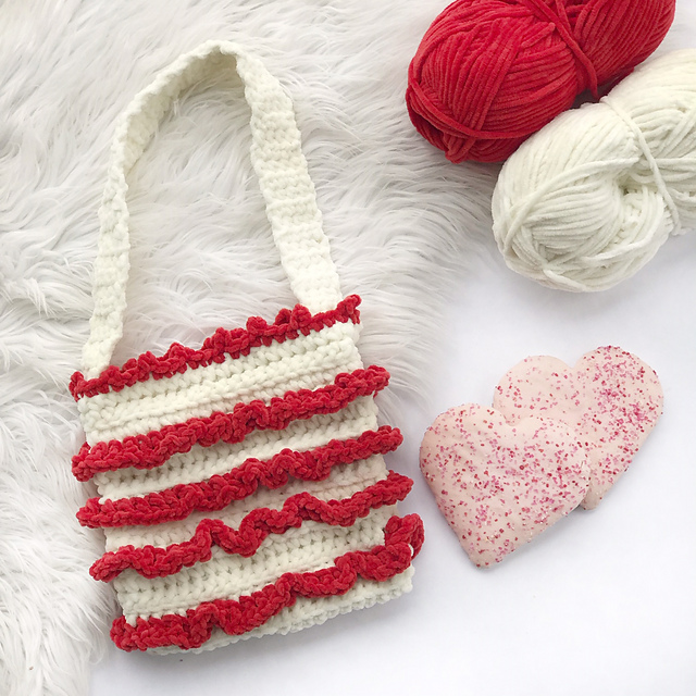 Valentine Ruffle Bag
