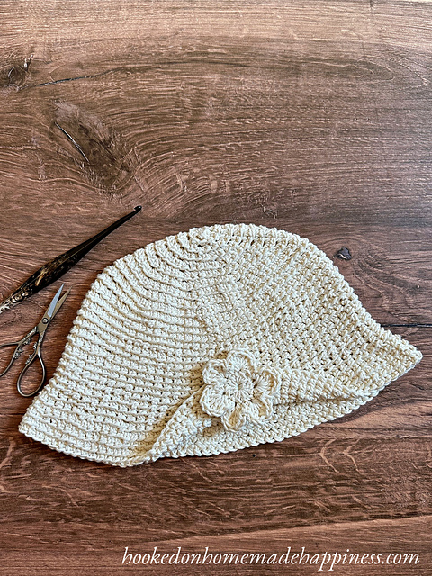Floral print floppy hat