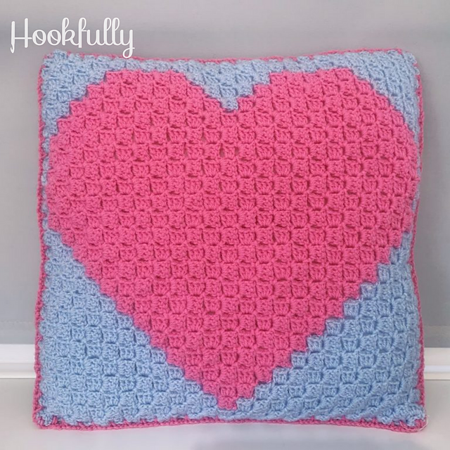C2C love heart cushion