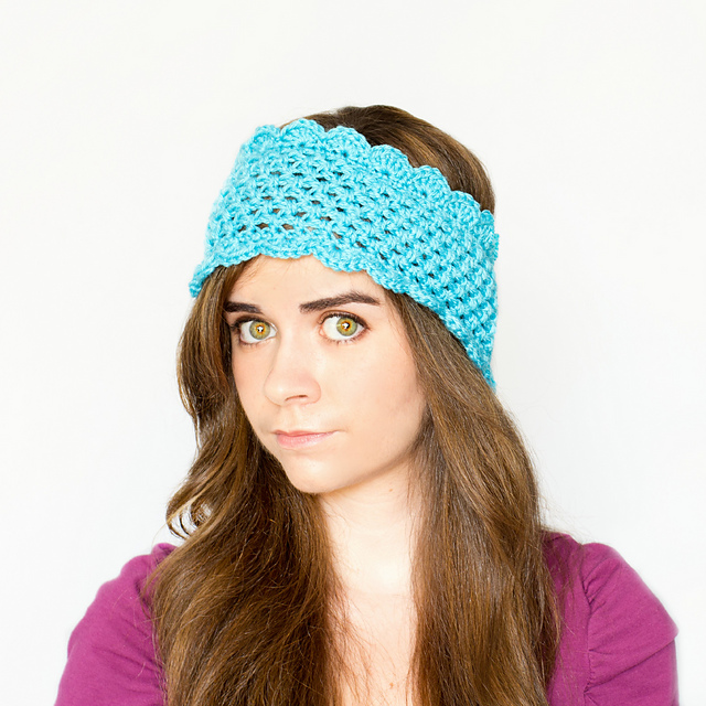 Dainty Scalloped Ear Warmer 