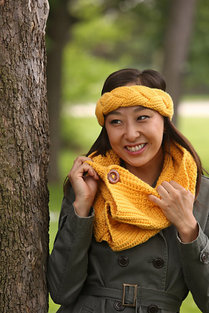 Honeycomb Button Cowl & Headband