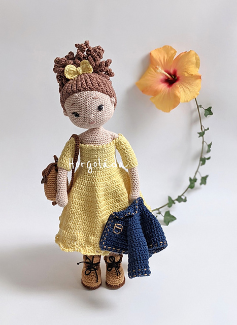 Lola doll