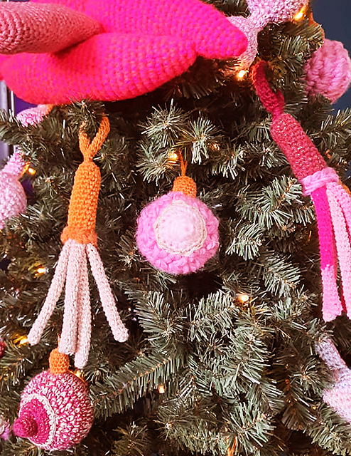 Mini Flogger Bauble