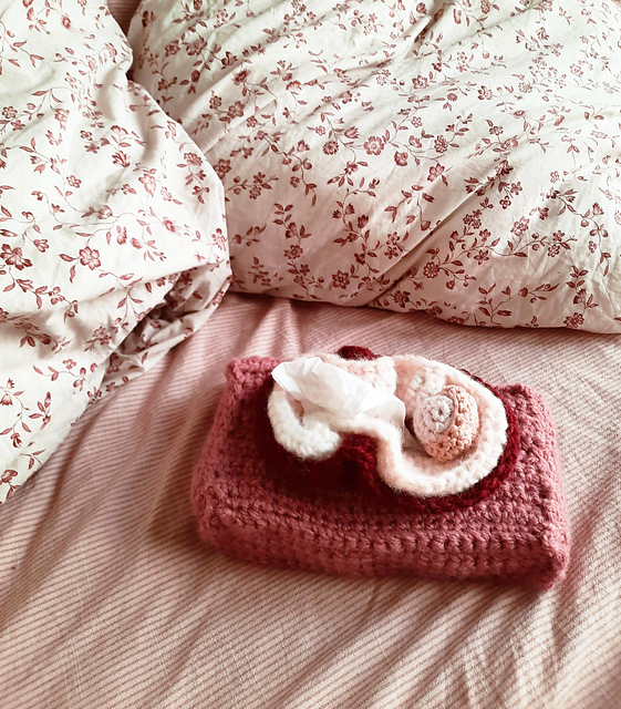 Vulva Tissue Box Cover