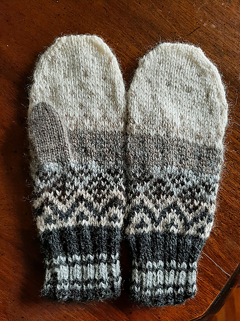 Falling Diamond Mittens