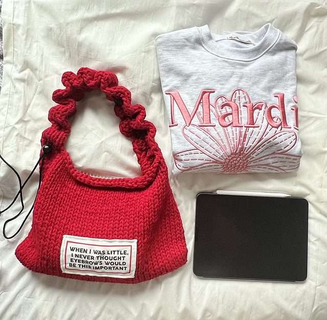 Little ruffle bag
