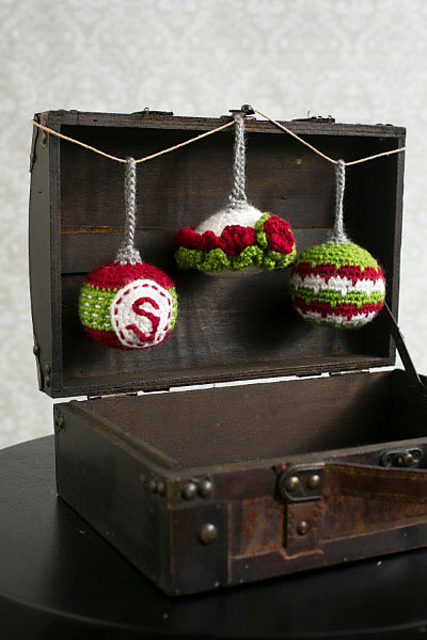 Three-of-a-Kind Ornament Set