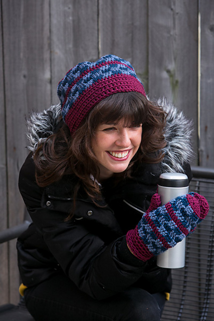 Berry Cobbler Hat and Mitten Set