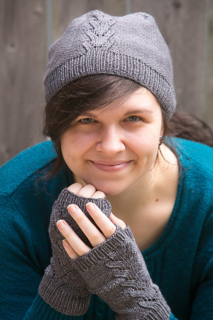 Branch Lace Hat and Mitts Set