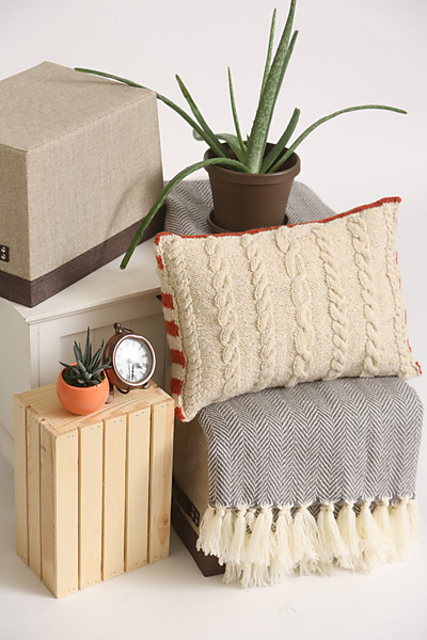 Easy Cabled Cushion