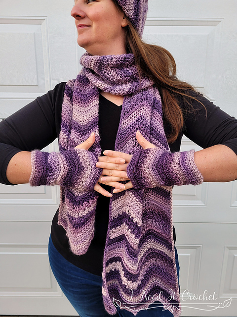 Wandering Clusters Gloves