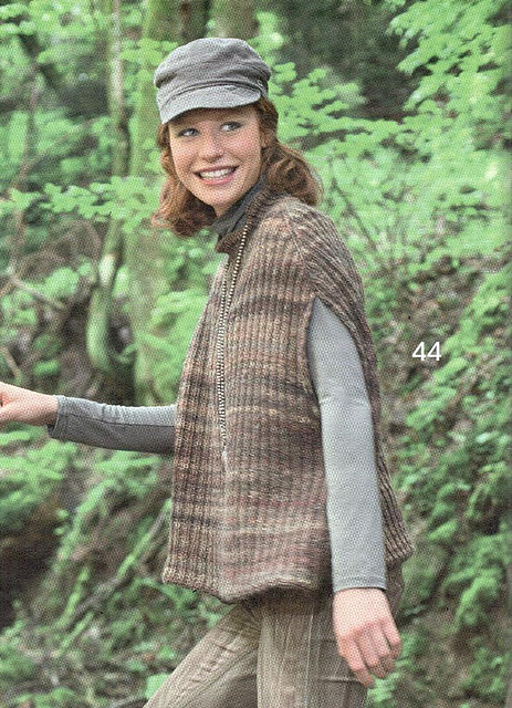 # 44 Melierter Poncho