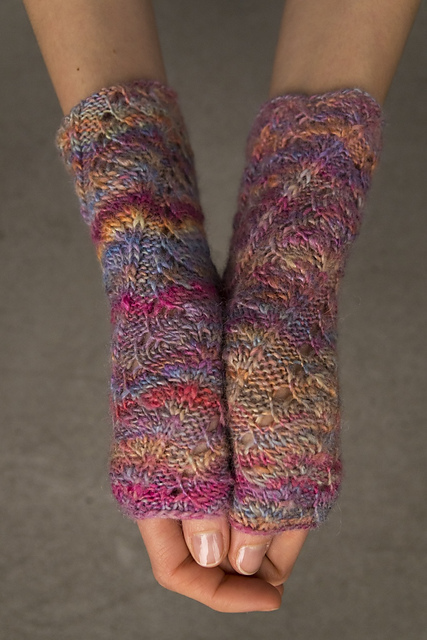 SAKU Wrist Warmers