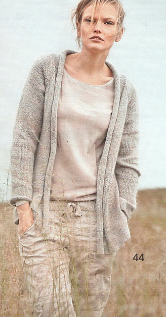 # 44 Verschlussloser Cardigan