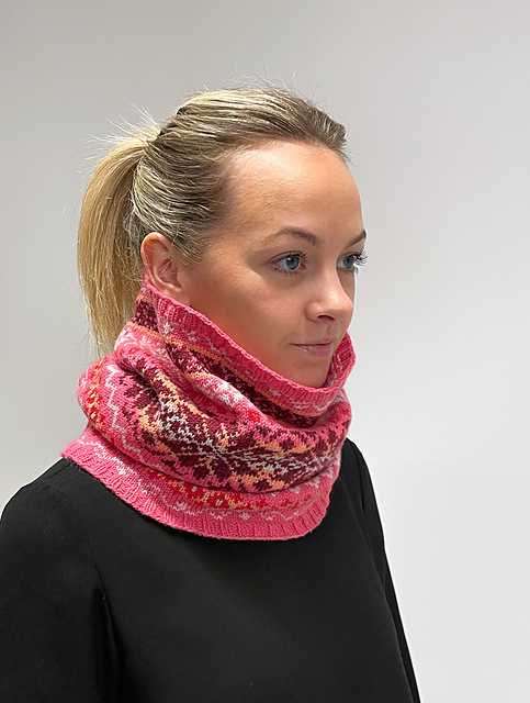 Syðridalur cowl