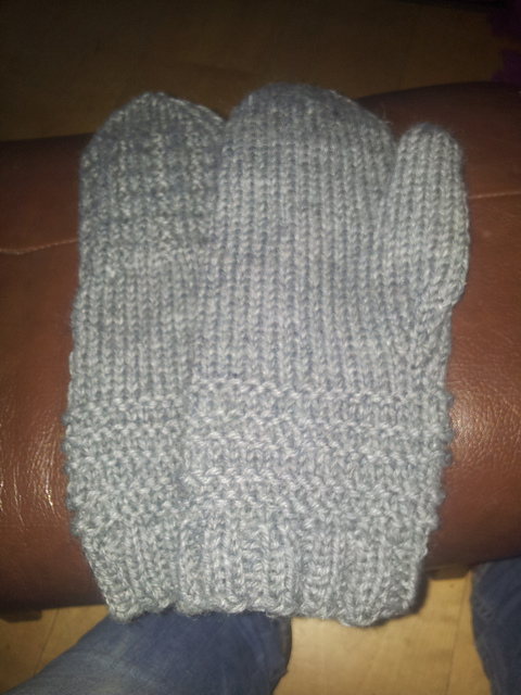 62-4 c - Mittens