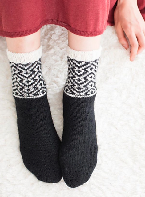 幾何学模様の黒白くつ下 | Black & White Geometric Socks