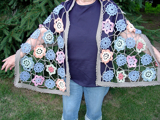 Menerbes Shawl